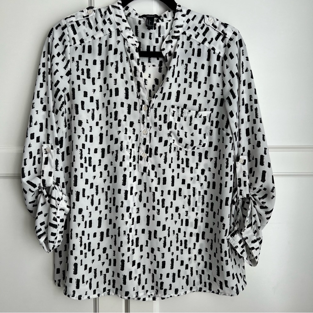Forever 21 Monochrome Patterned Blouse